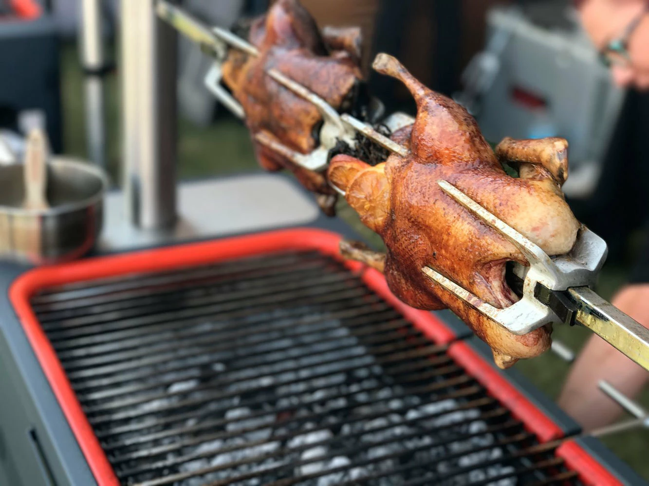 Barbacoa De Carbón Con Rustidor Hub - Imagen 8