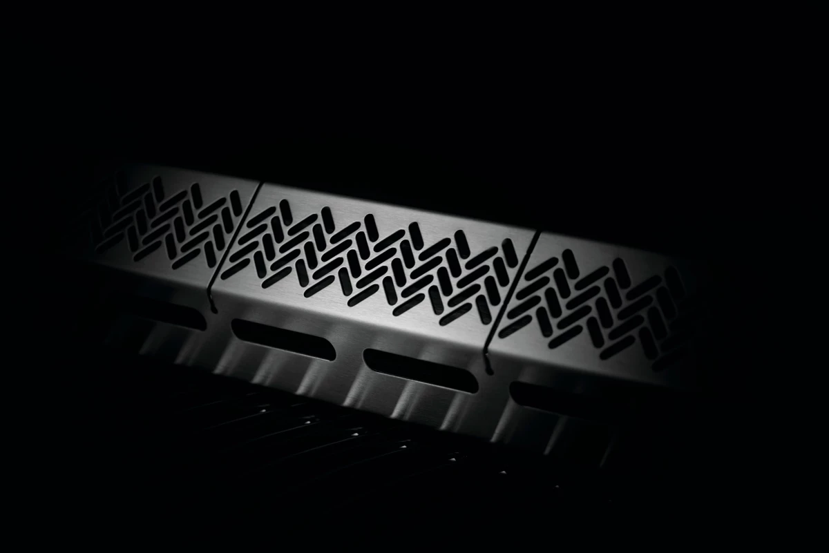 Napoleon Rogue SE 625 Inox. Quemador Lateral Y Trasero - Imagen 7